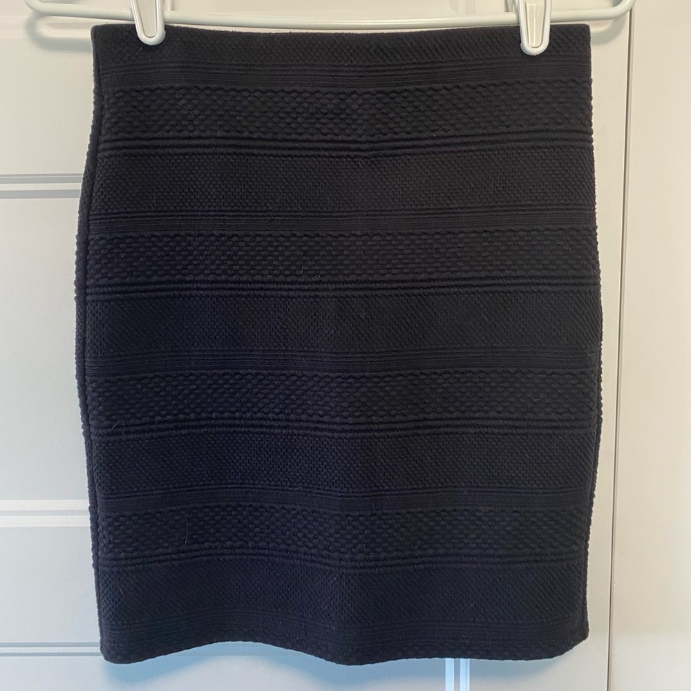 NWOT Ann Taylor LOFT, black textured skirt